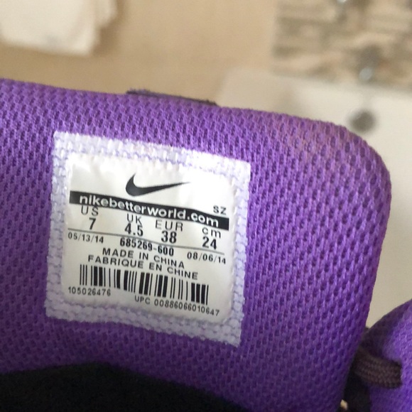 Nike - Picture 5 of 8